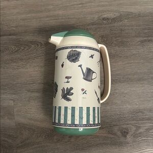 Pfaltzgraff Naturewood Themed Coffee Carafe